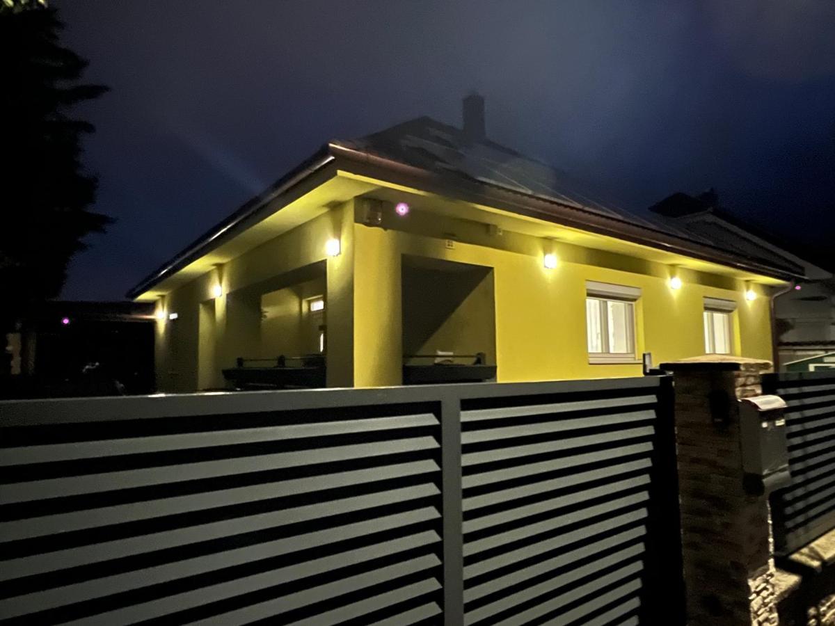 Star Street Home Mosonmagyarovar Luaran gambar