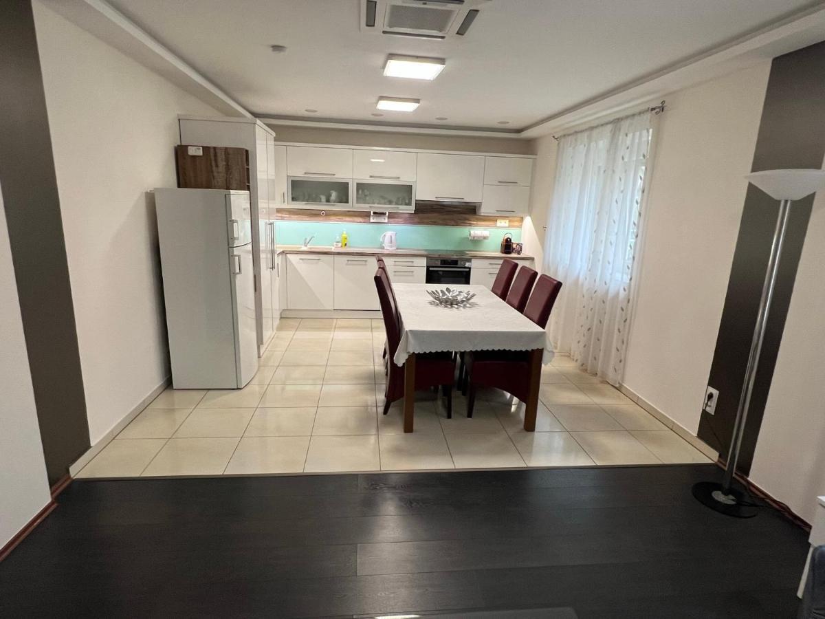 Star Street Home Mosonmagyarovar Luaran gambar