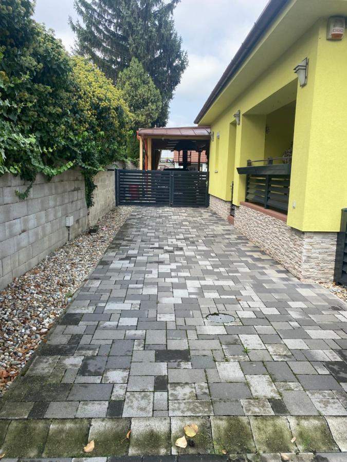 Star Street Home Mosonmagyarovar Luaran gambar